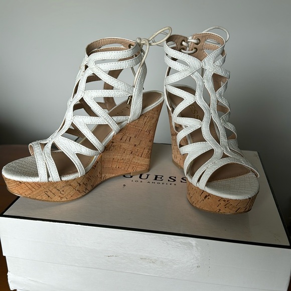 Guess White Wedge Croc print Back Lace-up Sandals 6M - Picture 6 of 6